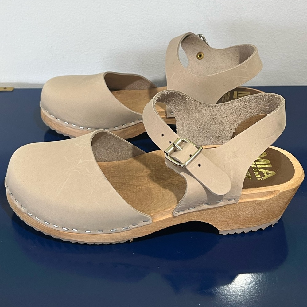 Mia Suede Slingback Clogs Sz 8 EU 38 Mary Janes Buckle Wood Platform Heels Beige - Picture 5 of 9